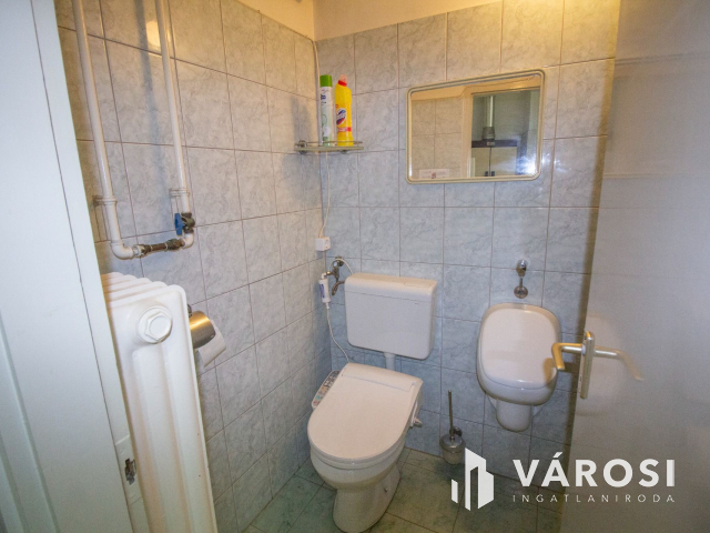 Andrássy úti üzlethelyiség vagy lakás ?