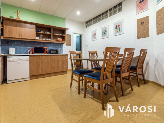 Budai 220 nm alapterületű stúdió