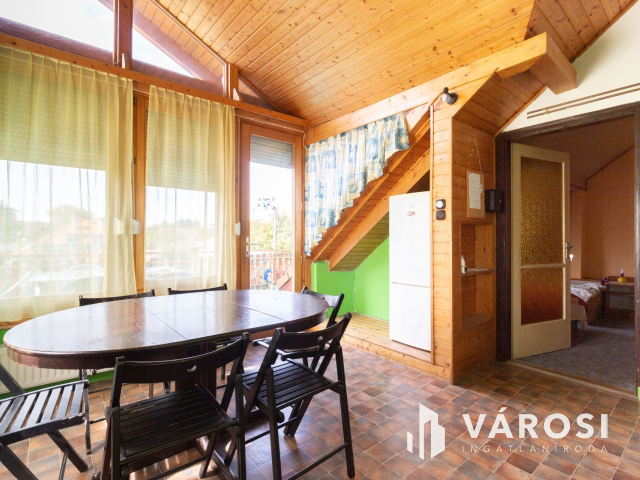 Eladó 3 szintes családi ház Zamárdiban