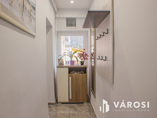 Béketelepi 2 generációs családi ház