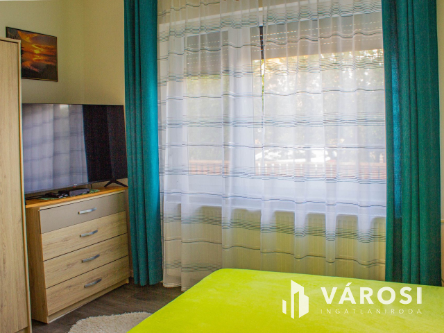 Béketelepi 2 generációs családi ház