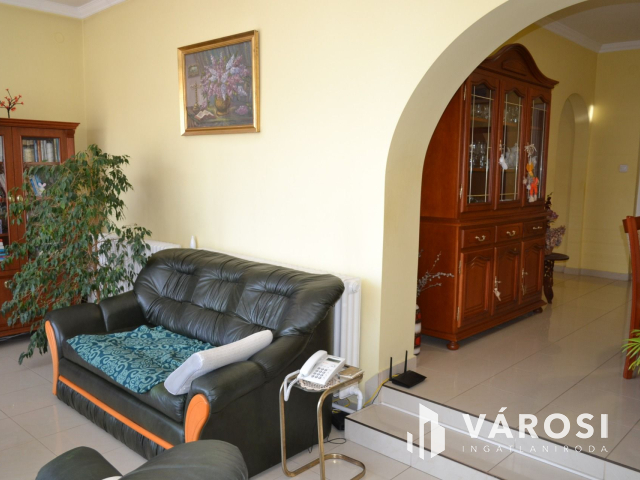 Baltonfüzfőn 700 m-re a Balaton parttól családi ház eladó!