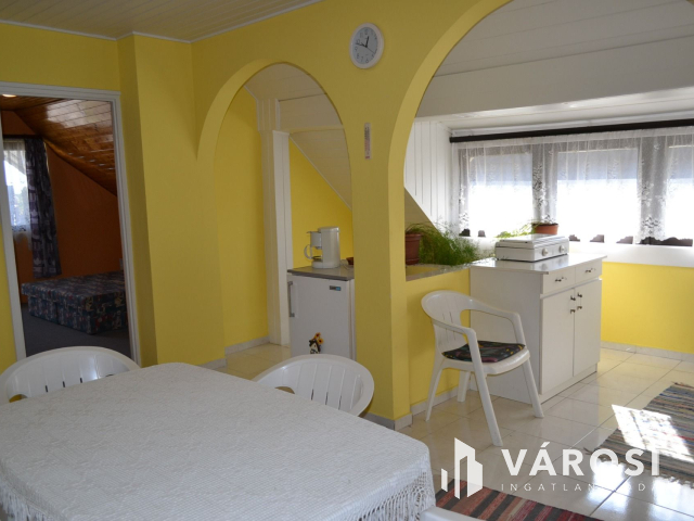 Baltonfüzfőn 700 m-re a Balaton parttól családi ház eladó!