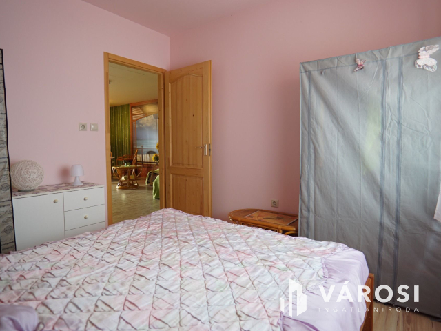 Balatonkeresztúron igényes nyaraló, 5 percre a strandtól!