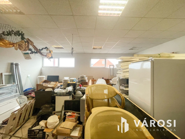 Homokterenyén eladó a Hangya ABC!