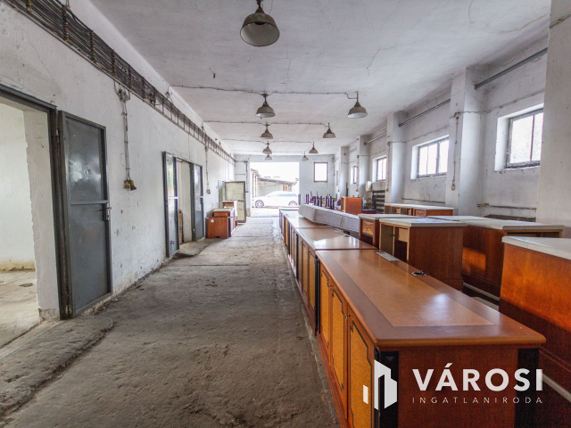Kiadó 218 m2-es raktár és műhely