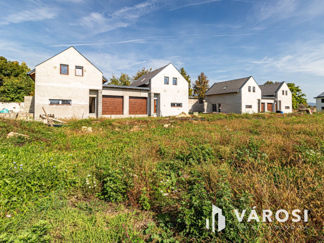 Modern új otthon Keszthelyen - b