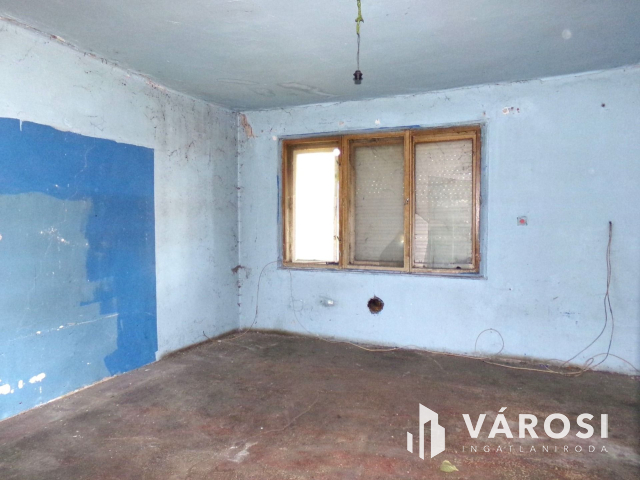 Felújítandó 4 szobás családi ház Sarkadon