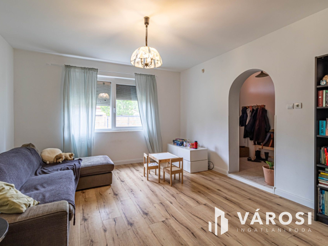 Tágas terekkel rendelkező Baktói családi ház