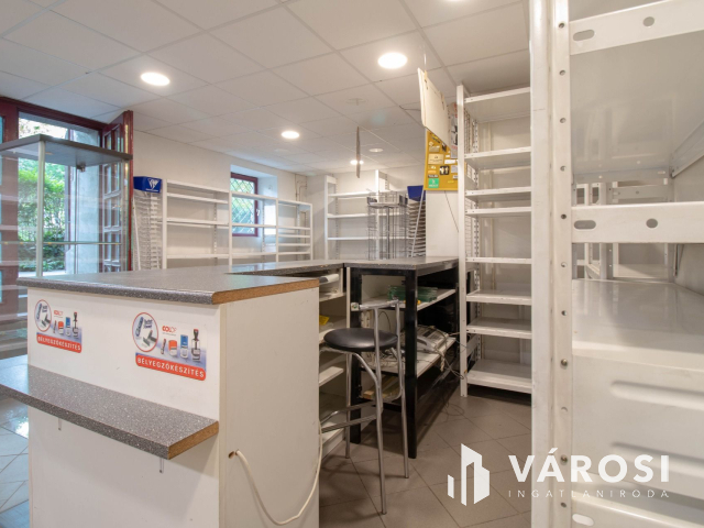 Orczy úton 44 m2-es, utcai bejáratú üzlethelyiség eladó