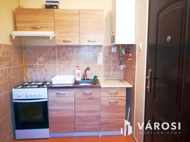 Családi ház + 3 lakás kiváló környéken eladó!