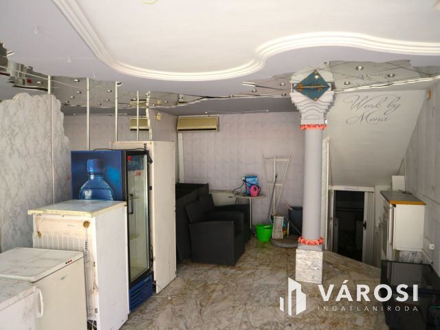 Körmend főterén,befektetőnek, vendéglátó egység kiadó-eladó