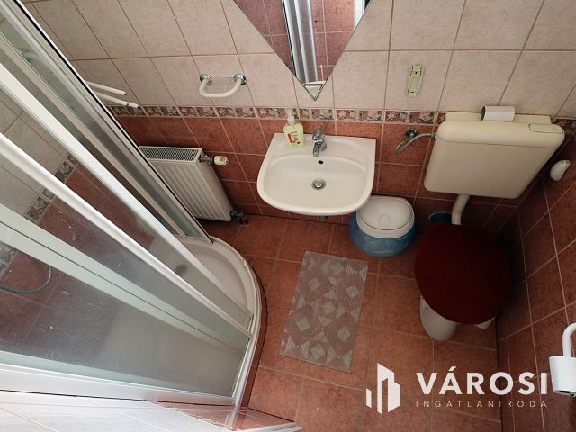 Nagy családi ház Parád központjában