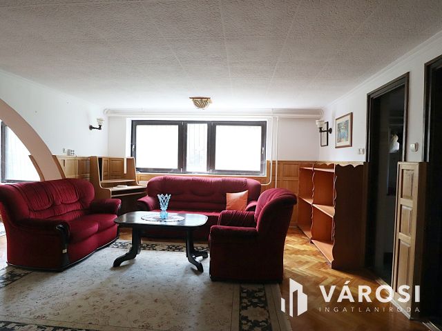 Parádon több generációs családi ház eladó