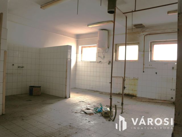 Szentgotthárd, régi Makk7-es üzlethelység, kocsma eladó