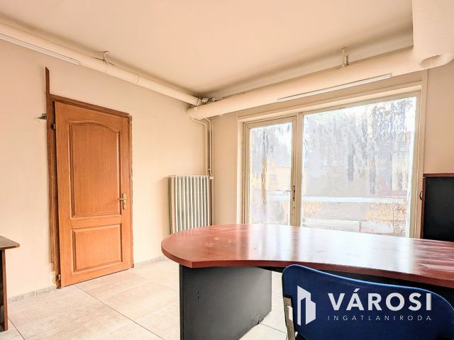 Belvárosi iroda, üzlethelyiség eladó Békéscsabán!