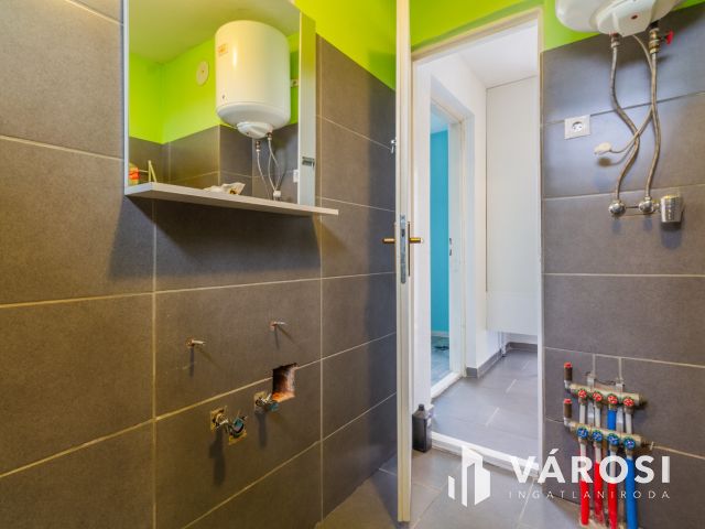 Frissen felújított kertkapcsolatos lakás