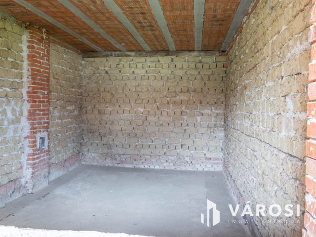 Szerkezetkész öko szálláshely Újirázon