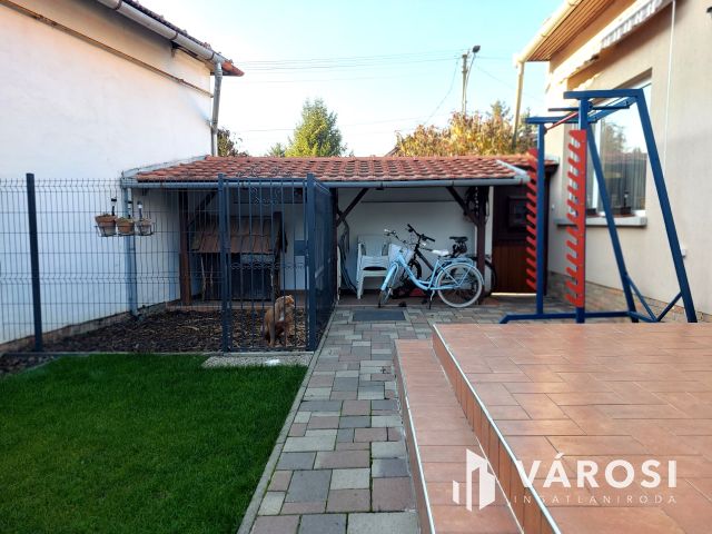 Felújított 4szobás családi ház,mellette kiadható ingatlannal