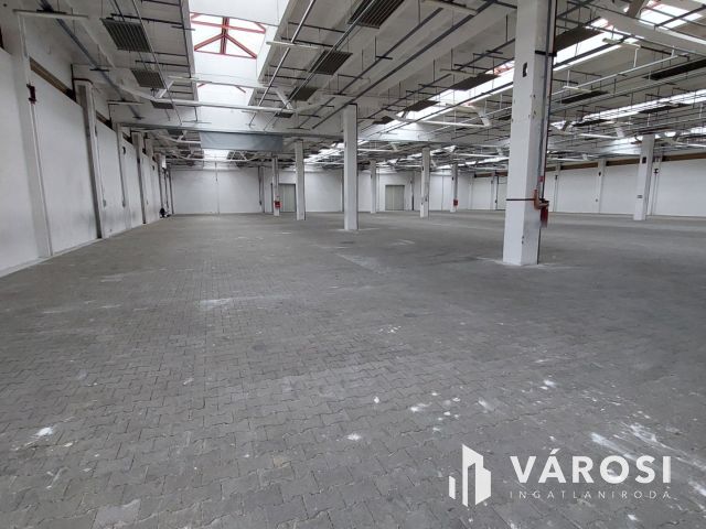 Logisztikai raktár ipari vasút bekötéssel is Szombathelyen