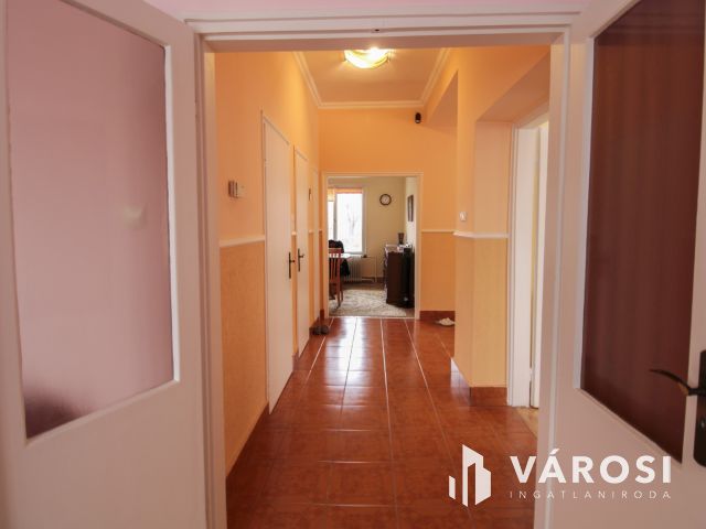 Kényelmes és praktikus: két szintes családi ház eladó