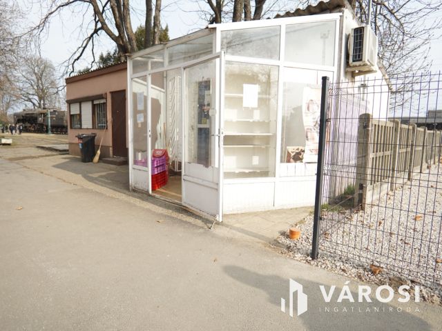 Eladó kis üzlethelység, számos lehetőséggel!