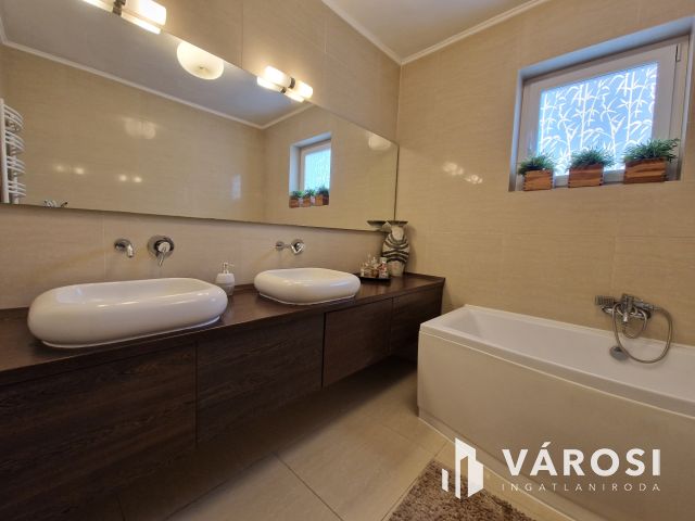 Lenyűgöző kilátás, prémium életérzés Táborhegyen!