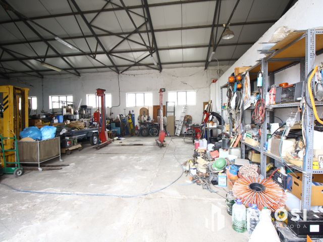 Vásárhelyen kiváló telephelyet kínálok.