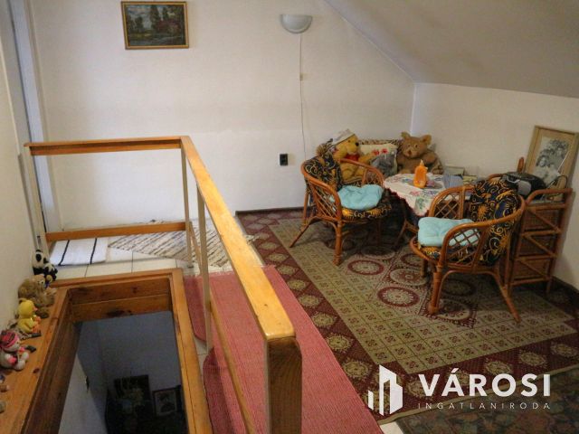 Táplánszentkereszt,2generációs,5szoba,családi h. eladó.