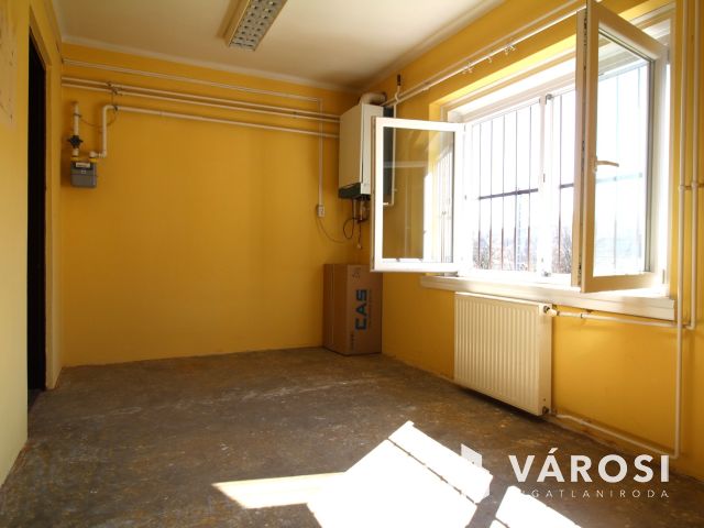 Eladó egy szintes 197 nm-es, összkomfortos családi ház!