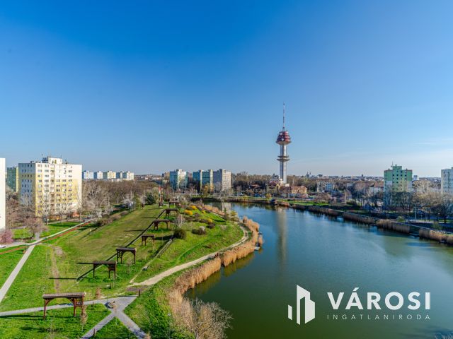 Magaslesen Újrokuson