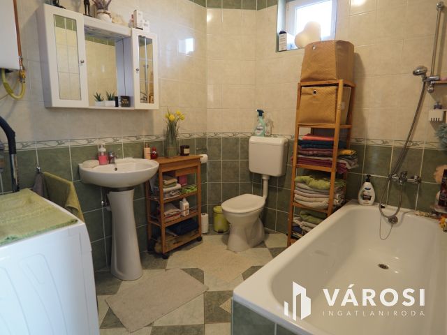 Jó elrendezésű, modern családi ház!