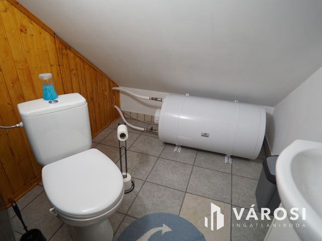 Jó elrendezésű, modern családi ház!