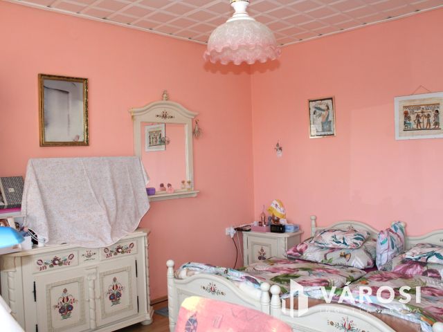 Kétgenerációs családi ház , sok lehetőséggel