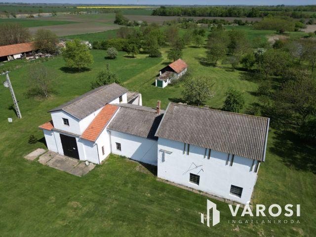 Eladó „hacienda”  Battonyán