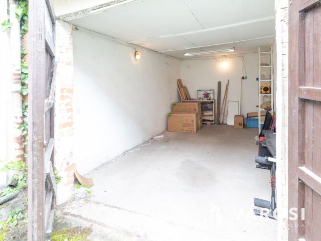 Társasházi garázs Alsóvároson