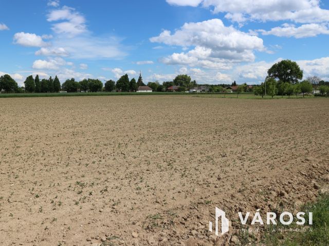 Körmend-H.nádalja Belterületi üres beépíthető telek 3693m2