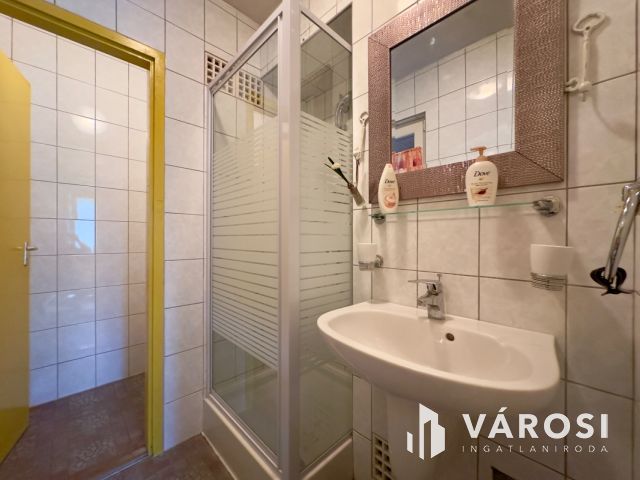 Erdei környezetben, vendégháznak alkalmas komplexum eladó!