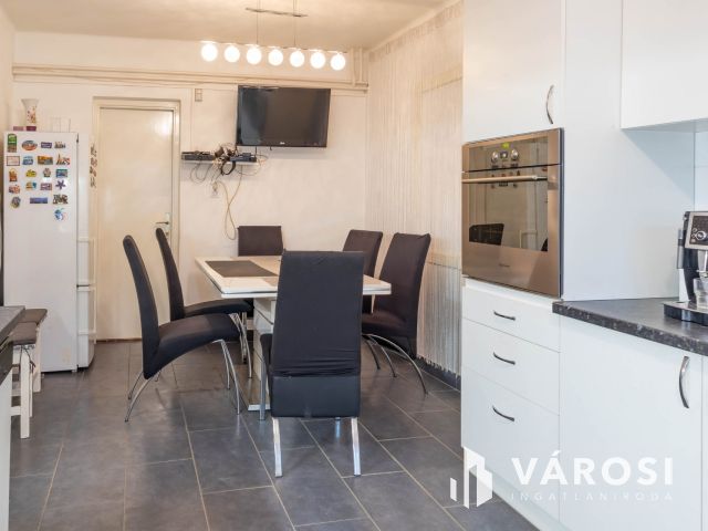 Stílusos, felújított családi ház Orosházán