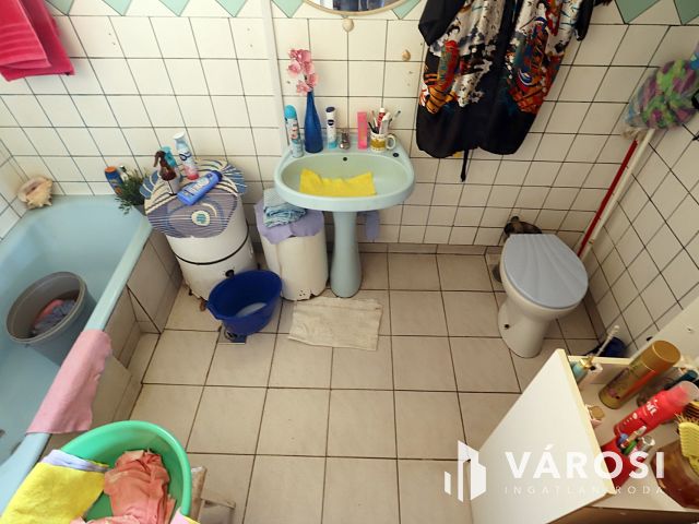 Felújítandó beépített verandás ház eladó Recsken