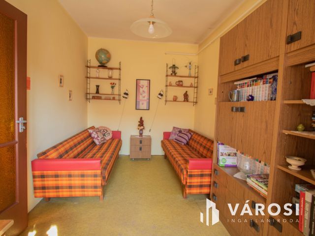 Lentiben, csendes utcában eladó egy szép családi ház!