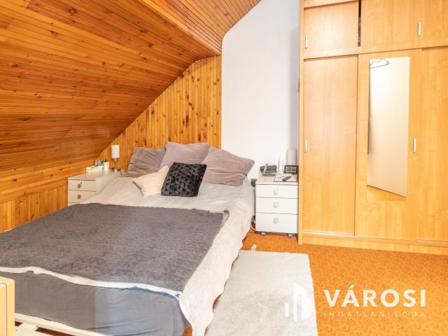 Kétgenerációs 6 szobás családi ház Szőregen