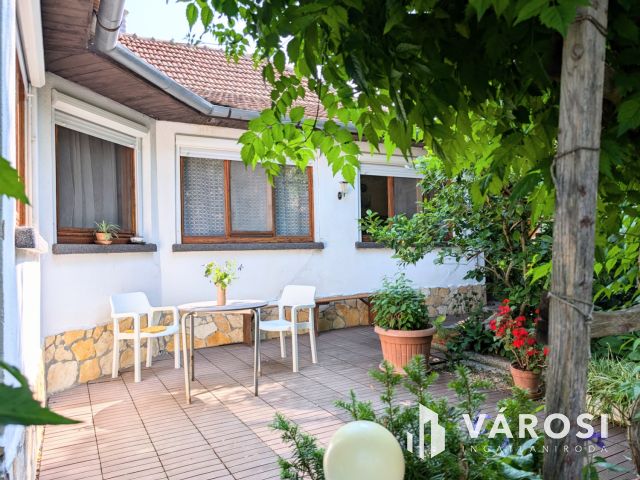 Családi ház gyönyörű kerttel!