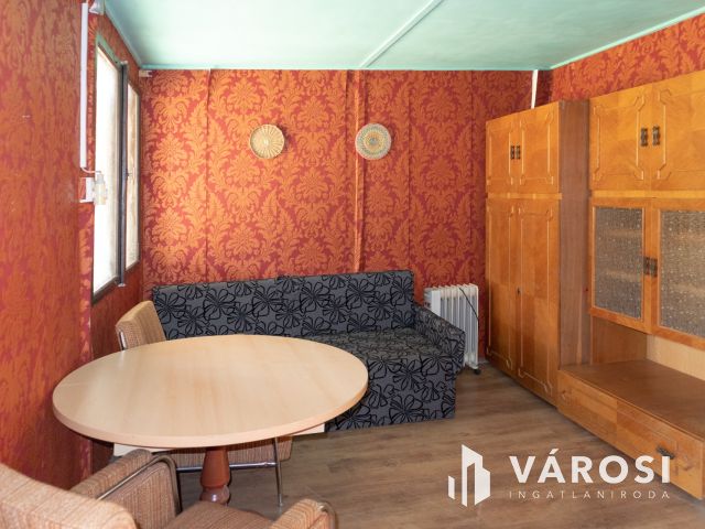 Szatymazi zártkertben könnyűszerkezetes házikó