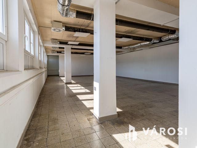 Emeleti műhely, raktár kiadó a Csepeli gyártelepen