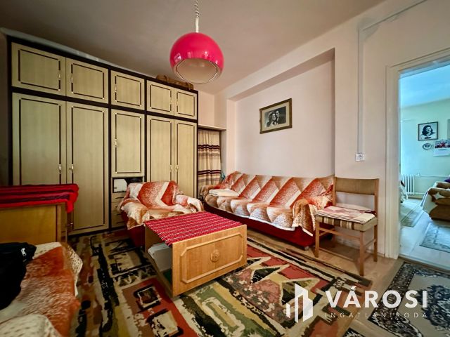 Kiváló adottságú, 3 szobás ikerház eladó!