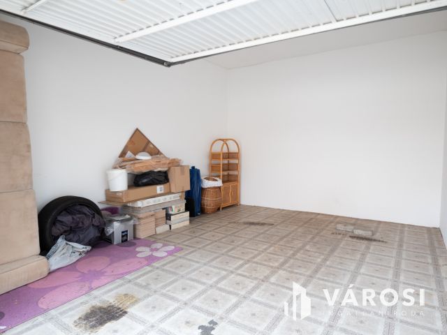 Eladó garázs a Főfasoron 2.