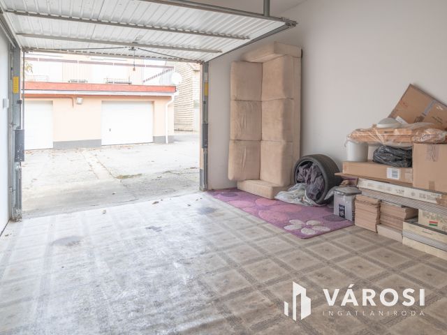 Eladó garázs a Főfasoron 2.