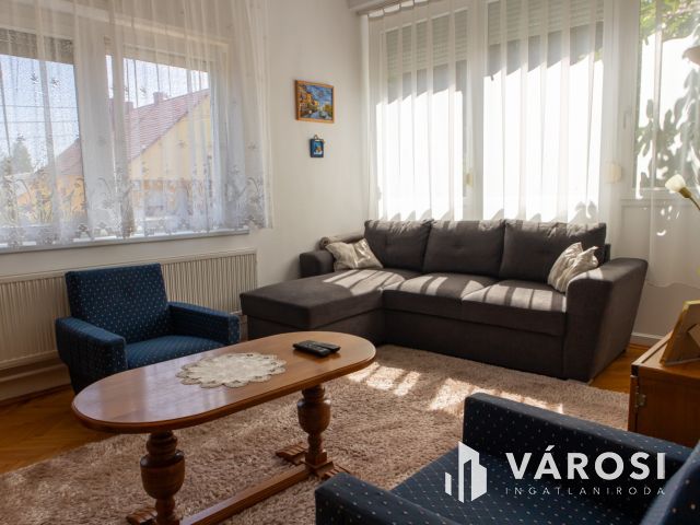 Napelemes családi ház Lánycsók csendes utcájában eladó