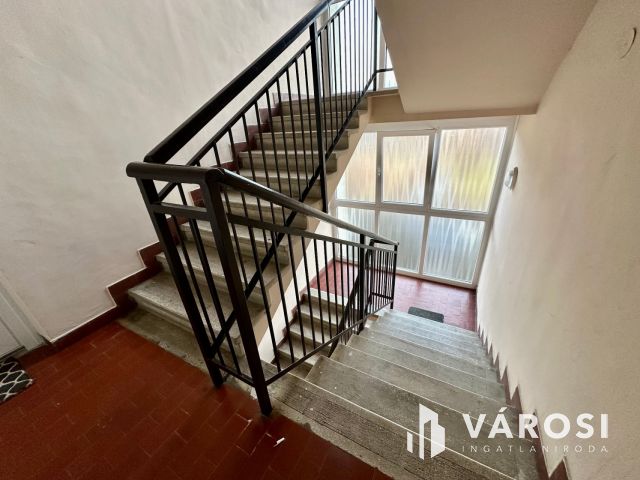 Gorkijon 4. emeleti, 1+2 félszobás, erkélyes lakás eladó!